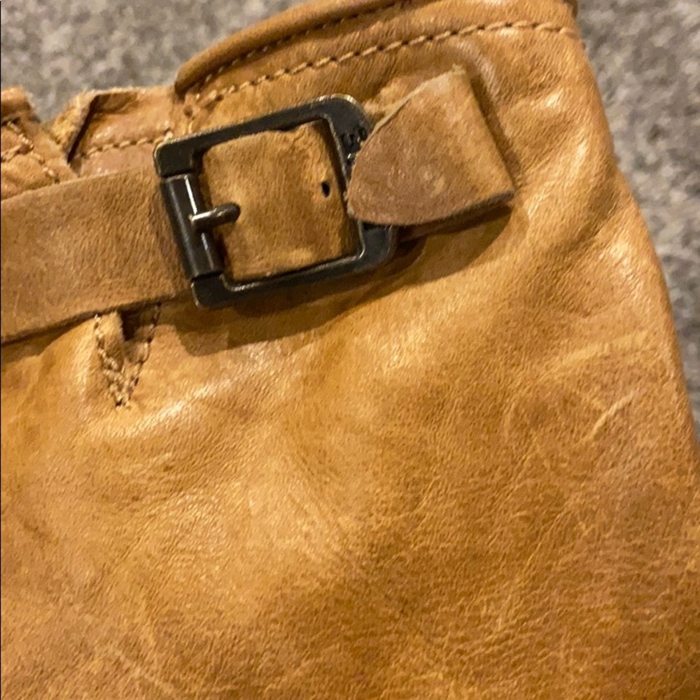 Frye - Picture 2 of 5
